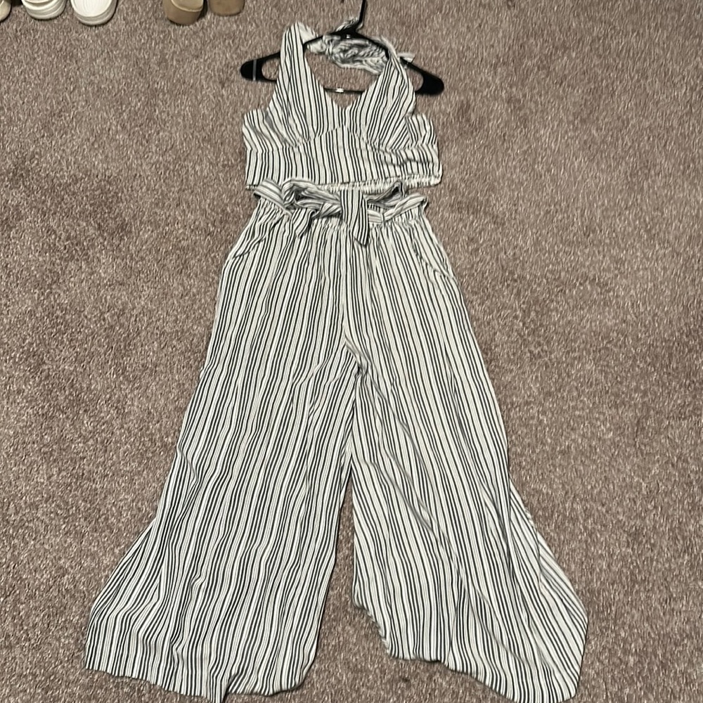 2 American Eagle Halter Set